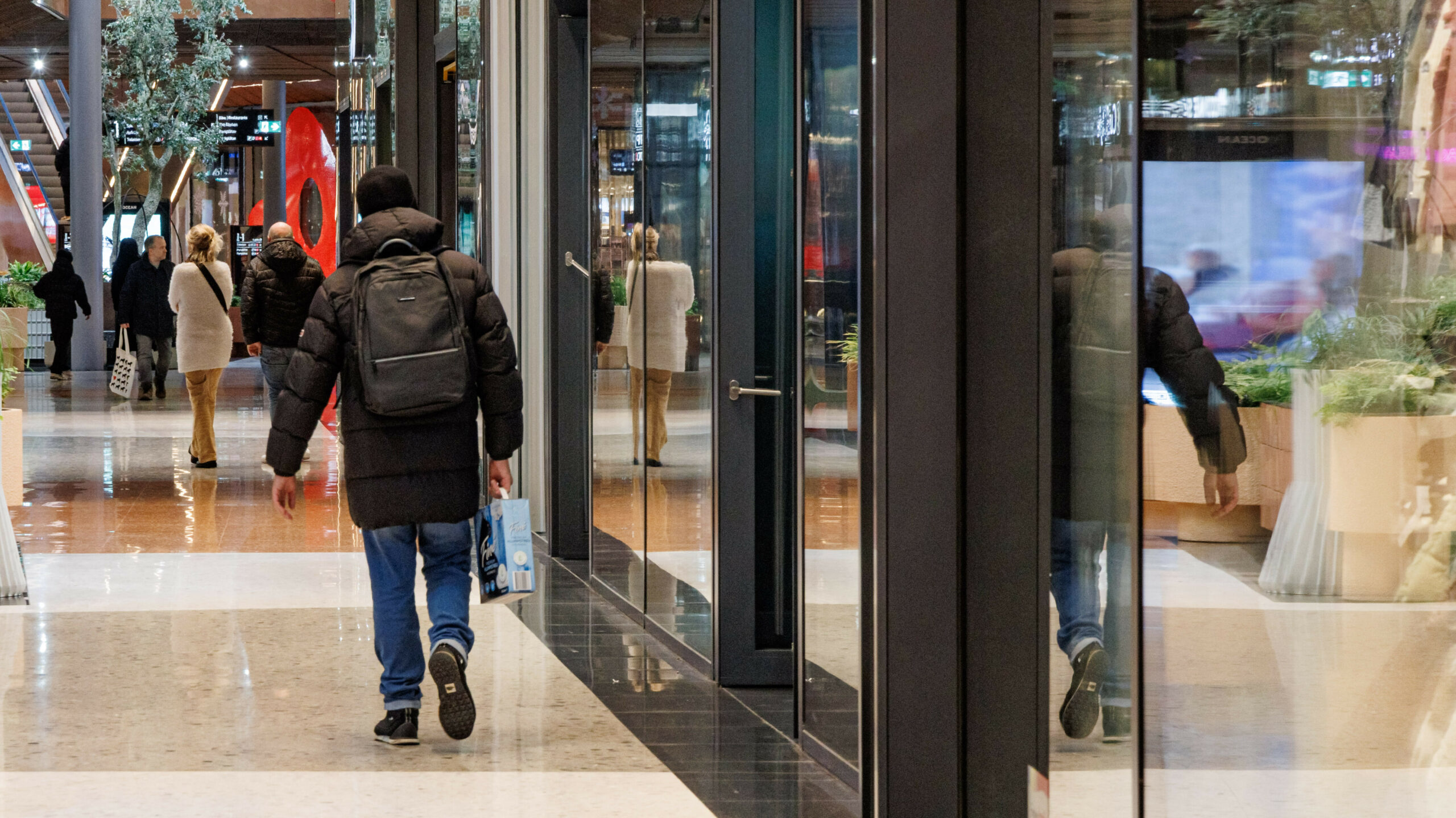 Shopping kurz vor Weihnachten in Hamburg (Symbolbild).