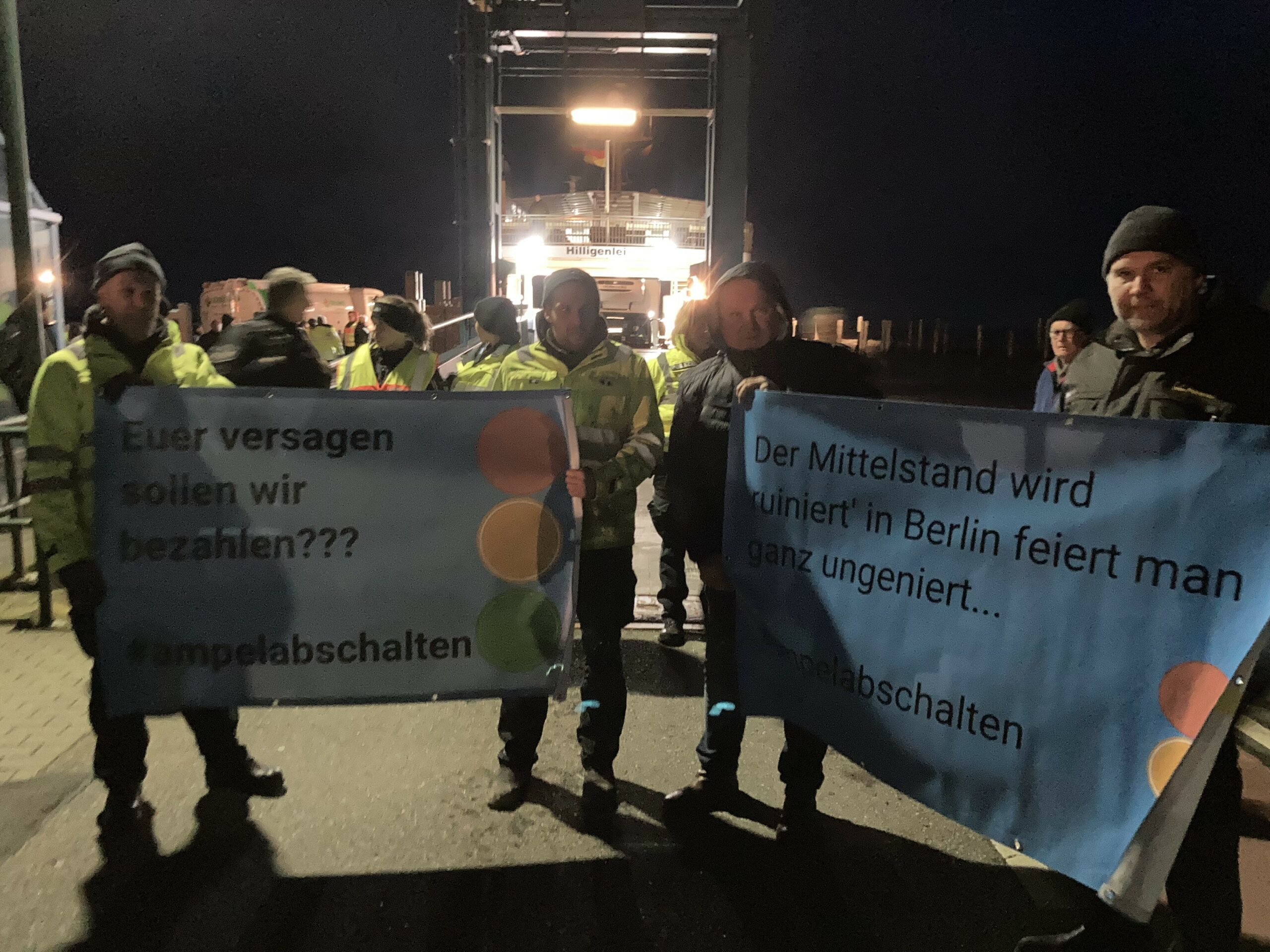 Die Habeck-Blockade am 4. Januar 2024: Bauern hindern den damaligen grünen Bundeswirtschaftsminister am Verlassen einer Fähre am Anleger Schlüttsiel.