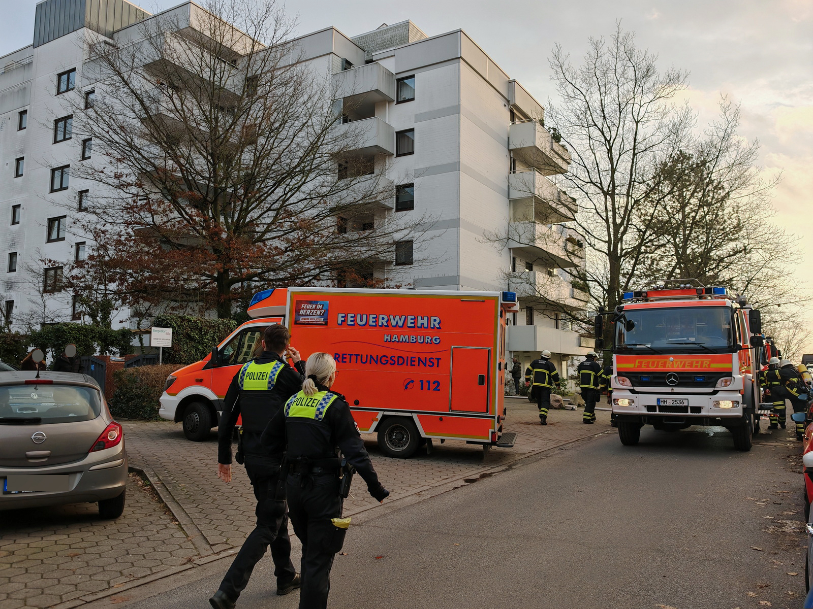 In Lohbrügge fing ein Mann durch einen Lichtbogen Feuer und wurde schwer verletzt.