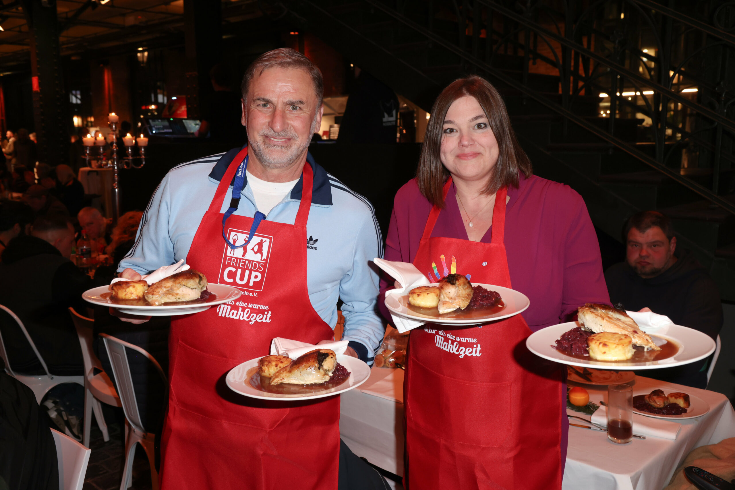 HSV-Vorstand Stefan Kuntz und Hamburgs Zweite Bürgermeisterin Katharina Fegebank (Grüne)