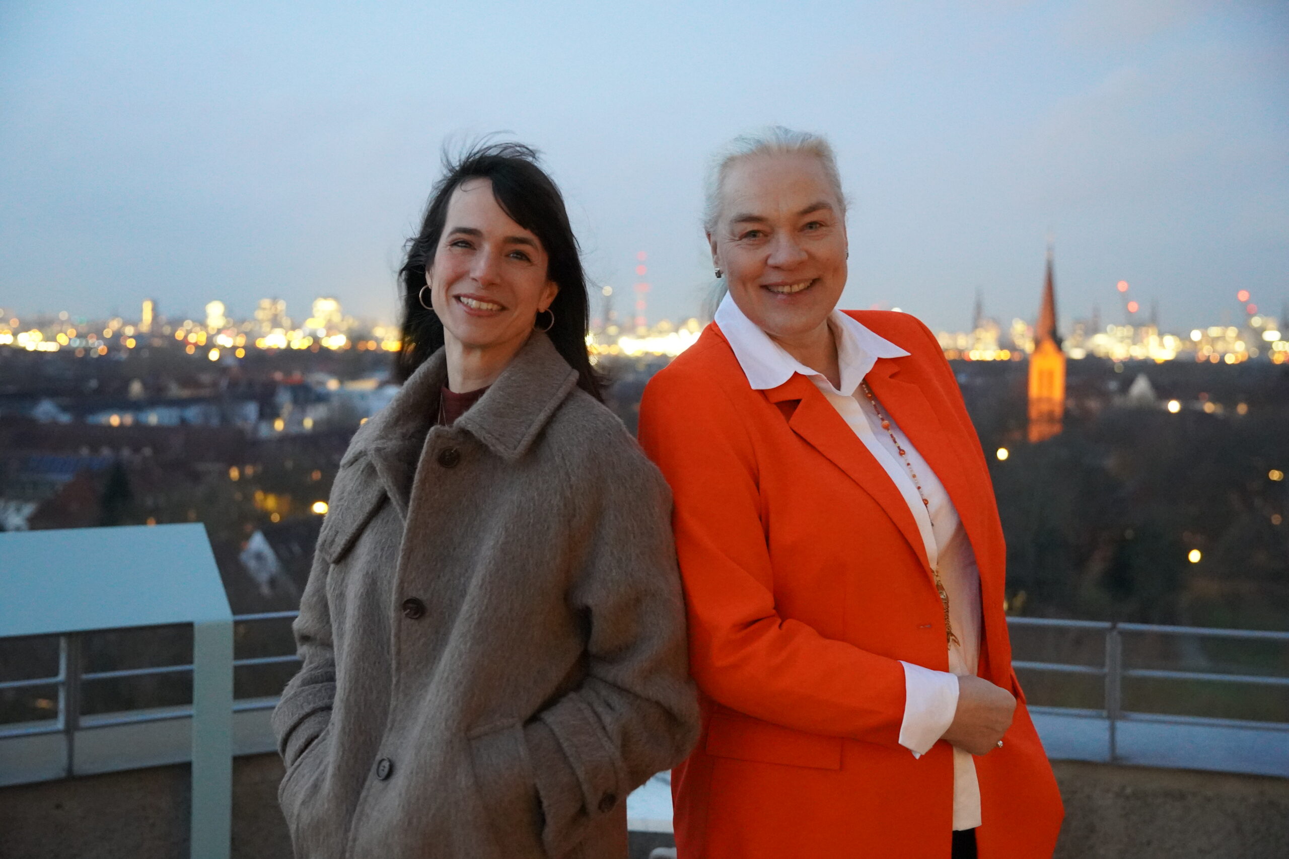 Im Gespräch mit Kirsten Fust (r.), Sprecherin der Geschäftsführung der Hamburger Energiewerke, und Dorothee Vogt von der filia Frauenstiftung.