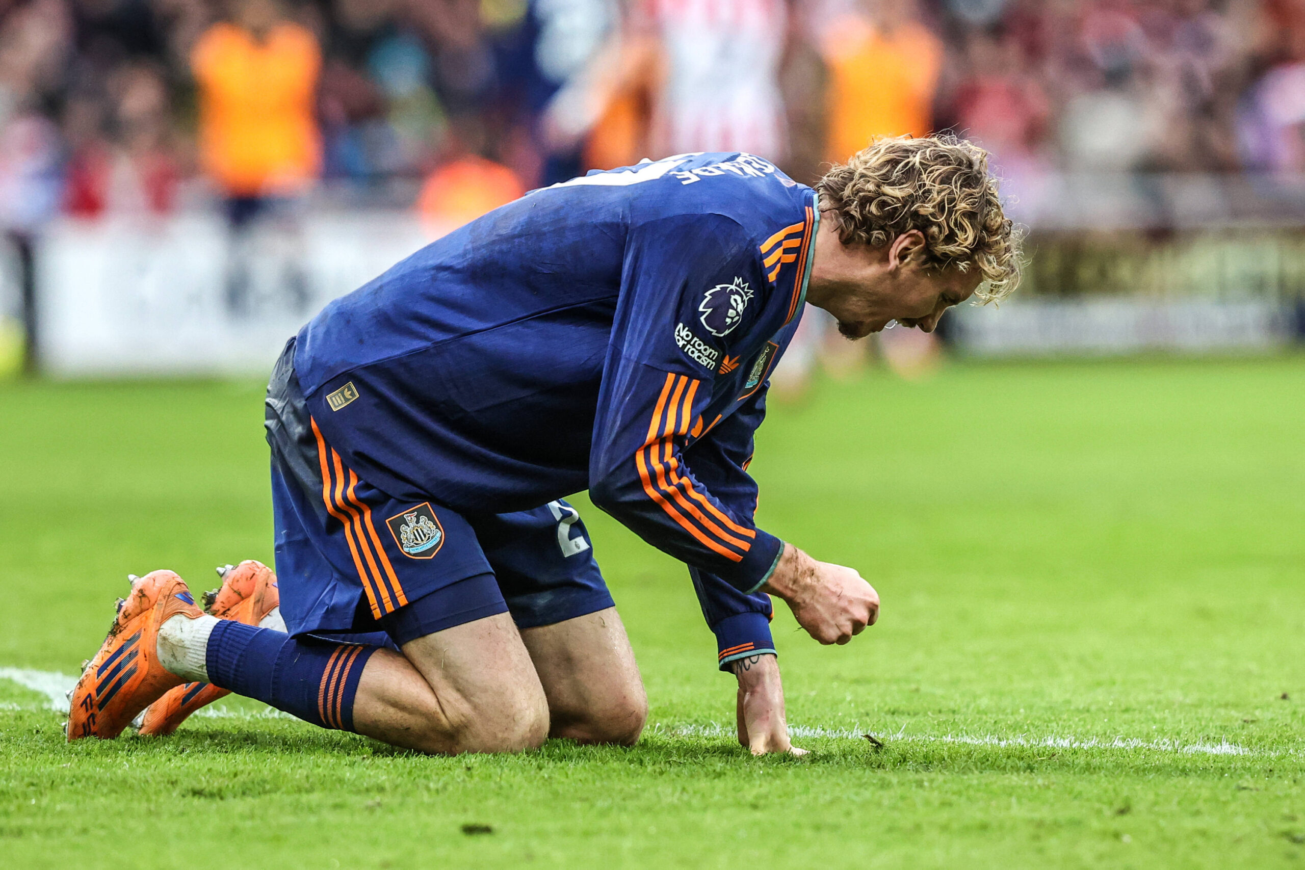 Nick Woltemade ärgert sich im Derby von Newcastle gegen Sunderland