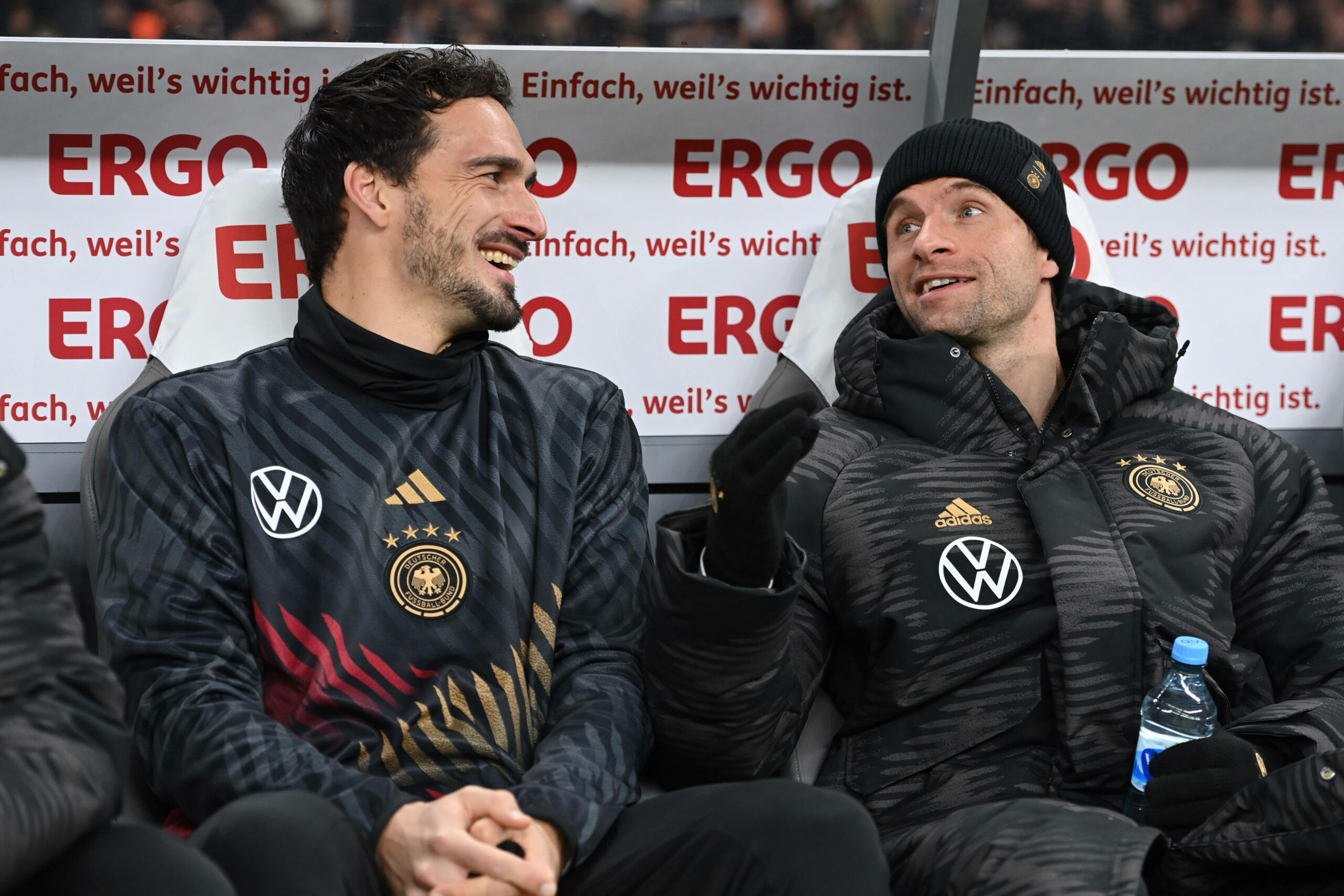 Mats Hummels und Thomas Müller lachen