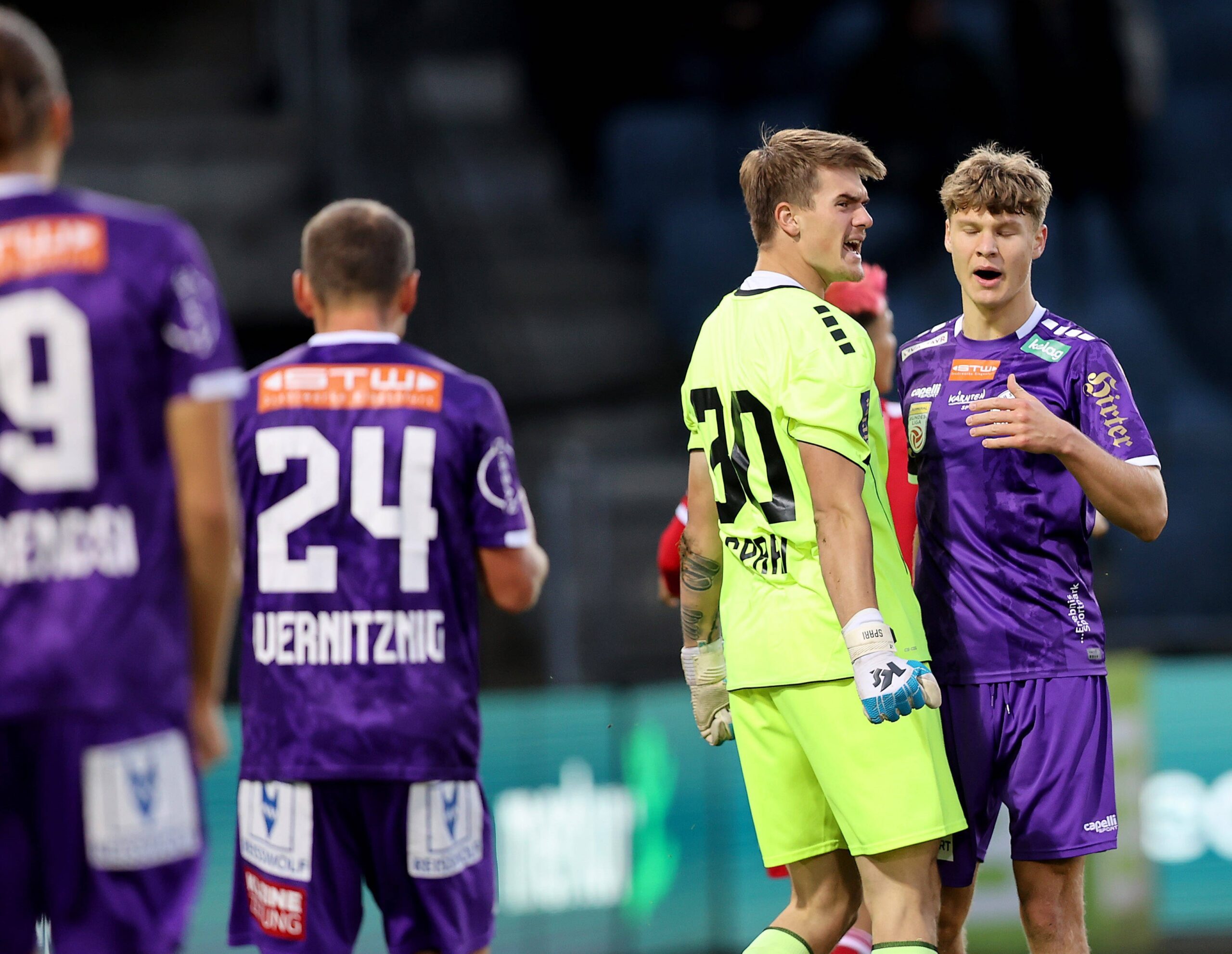 Simon Spari und Jannik Robatsch im Trikot von Austria Klagenfurt