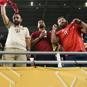 Bayern-Fans posieren bei der Klub-WM in den USA.