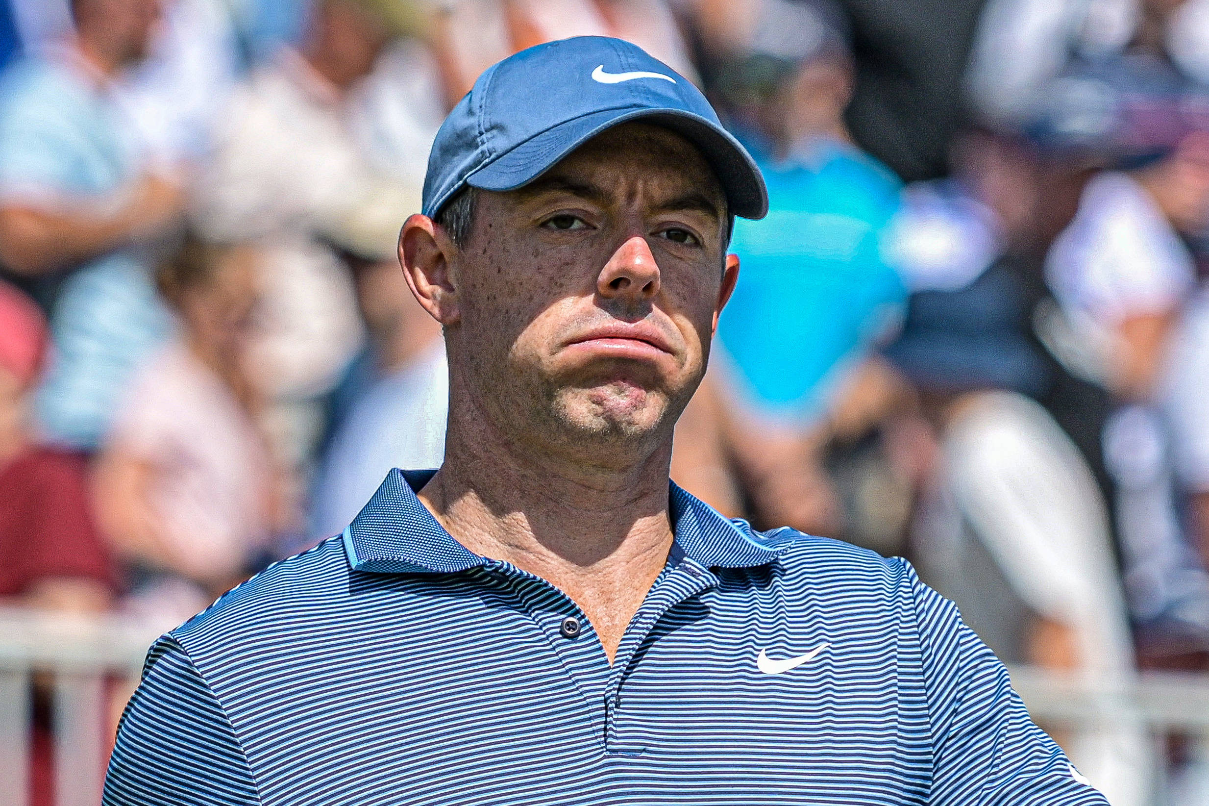 Golf-Star Rory McIllroy schaut unzufrieden in die Luft