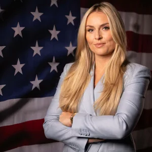 Lindsey Vonn vor einer USA-Flagge