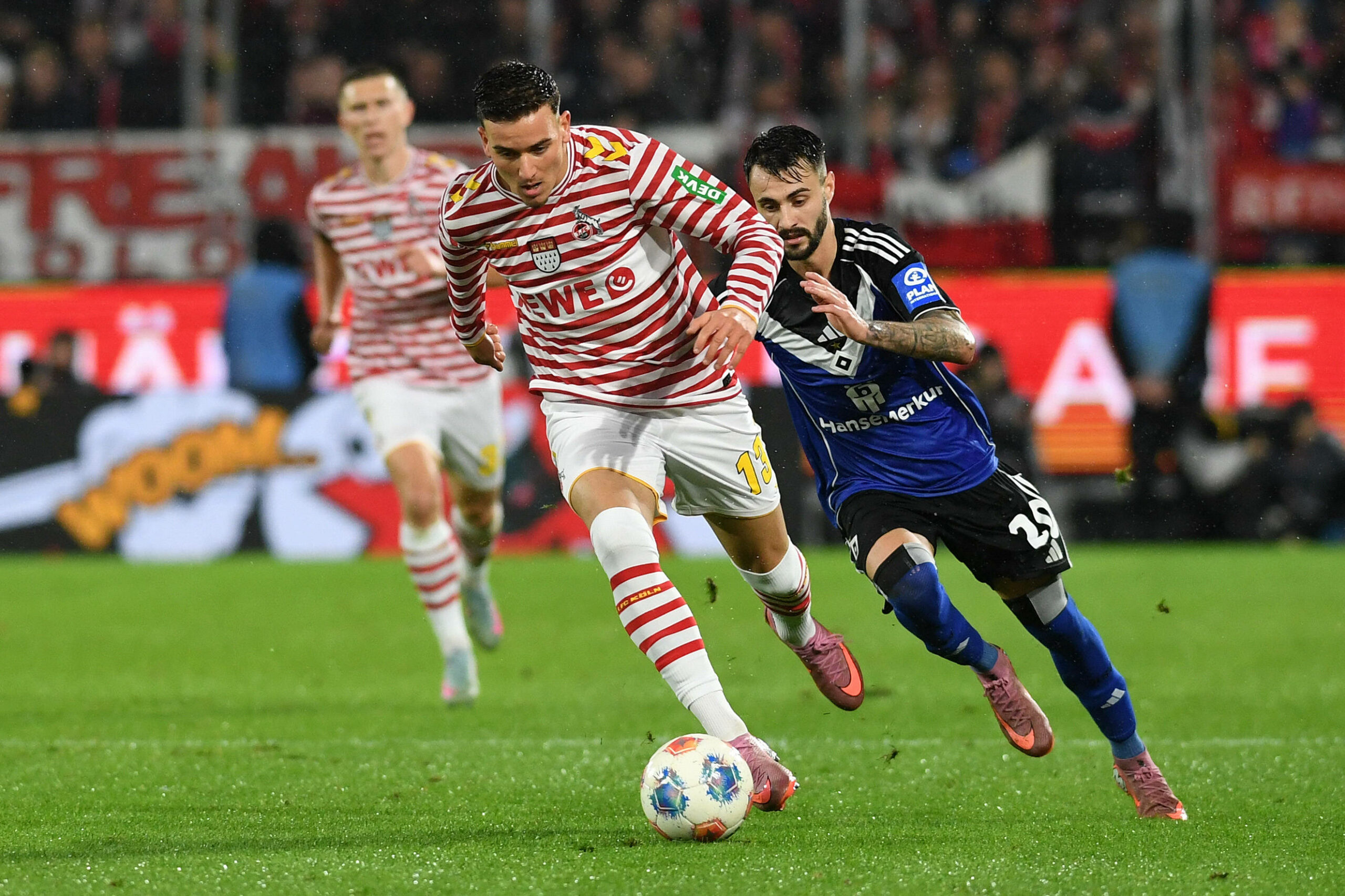 Kölns Said El Mala gegen den HSV am Ball