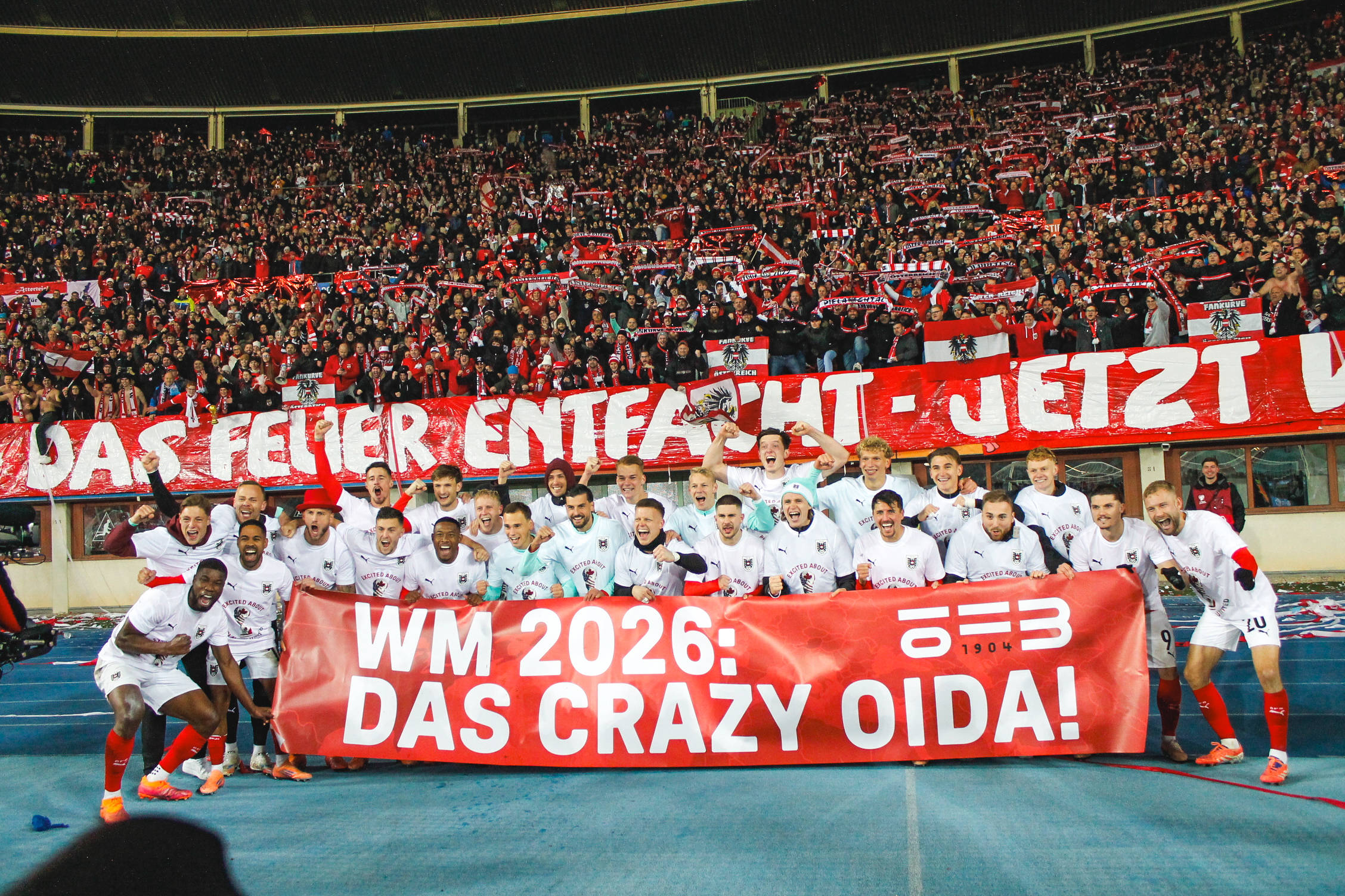 Österreichs Nationalmannschaft feiert die erfolgreiche WM-Qualifikation