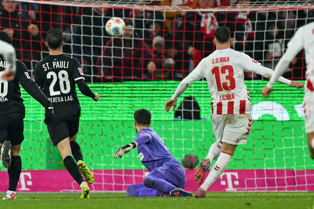 Vasilj schaut dem Ball hinterher