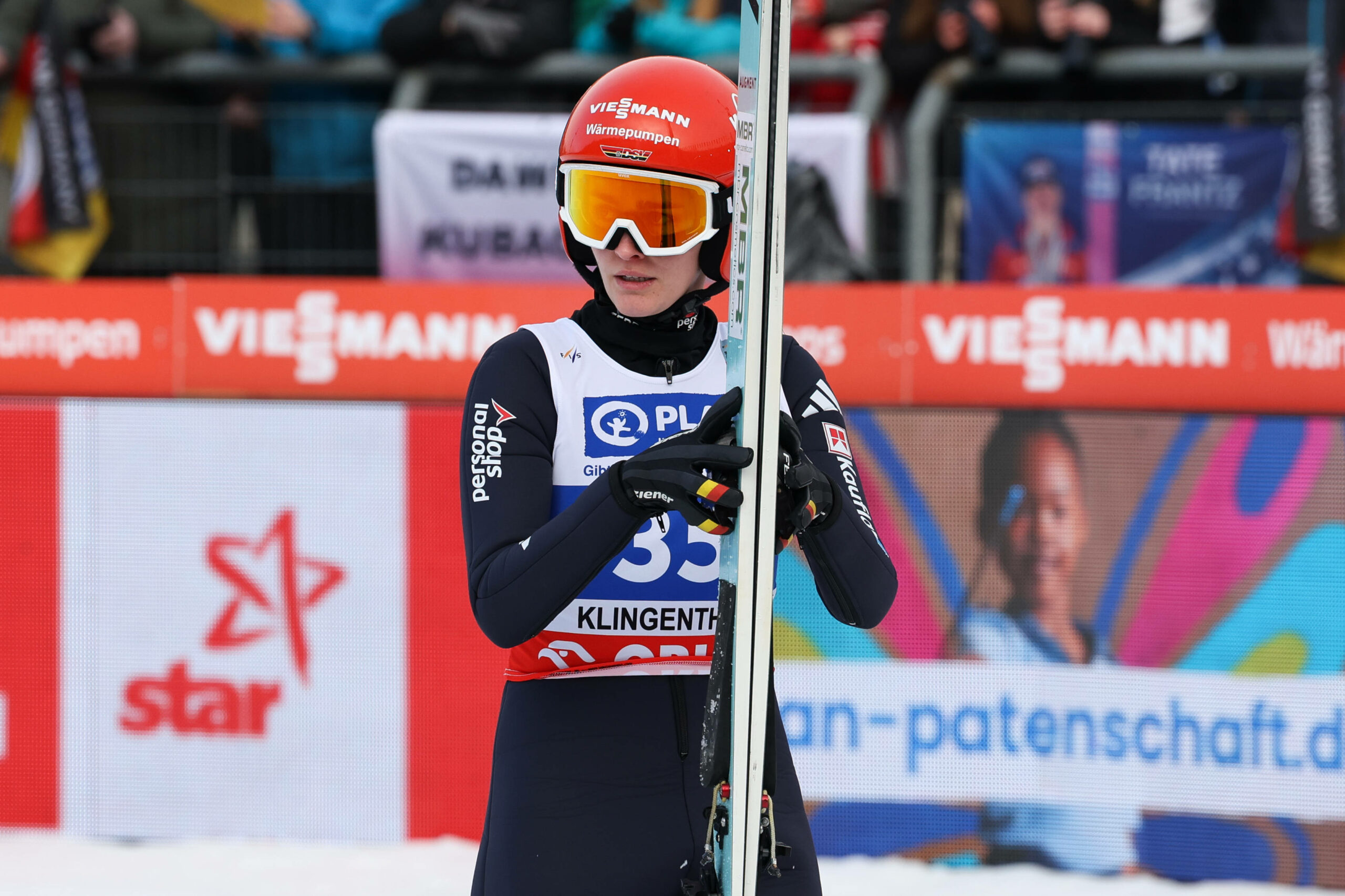 Selina Freitag nach ihrem Sprung