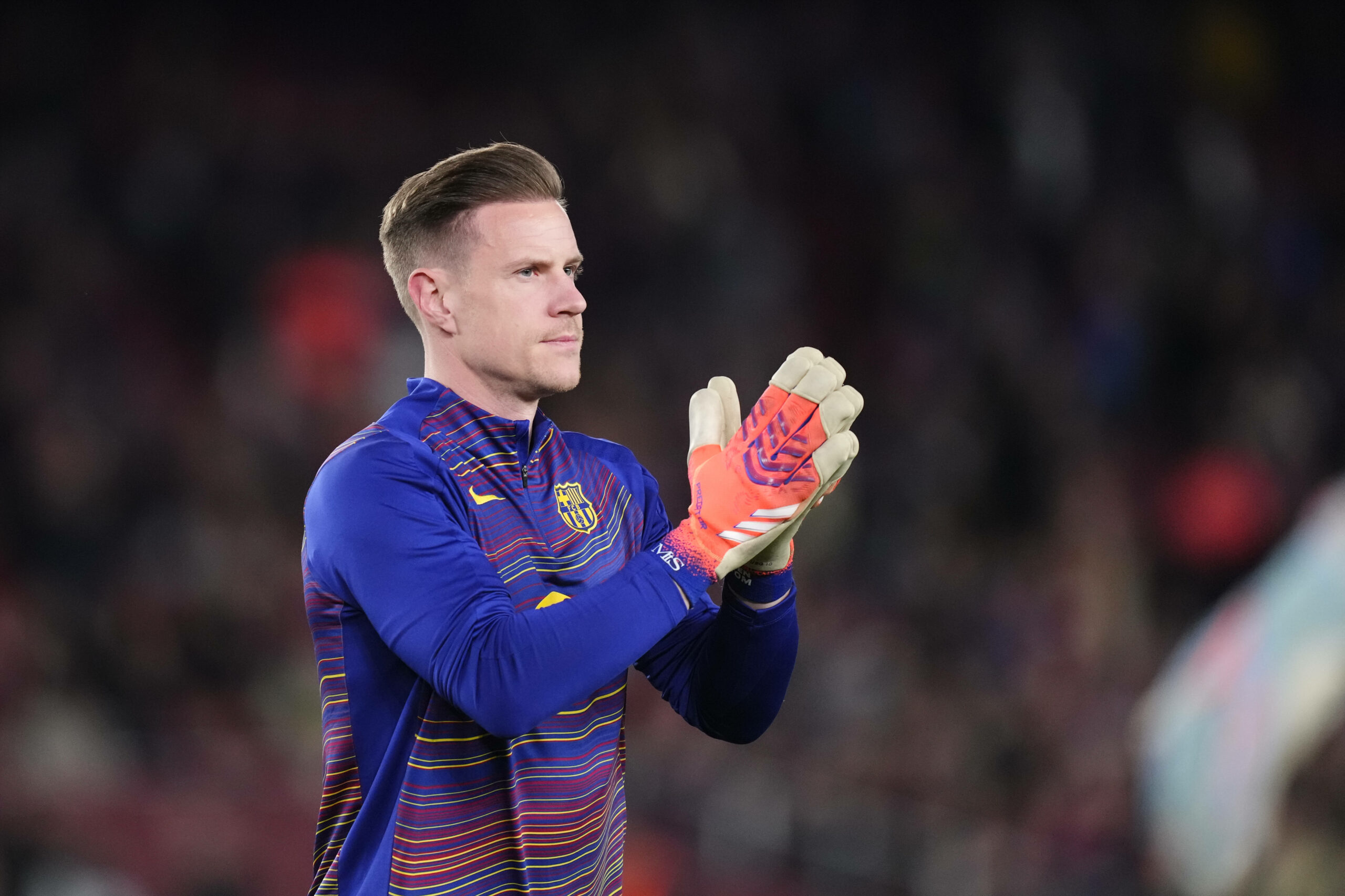 Ter Stegen klatscht in die Hände