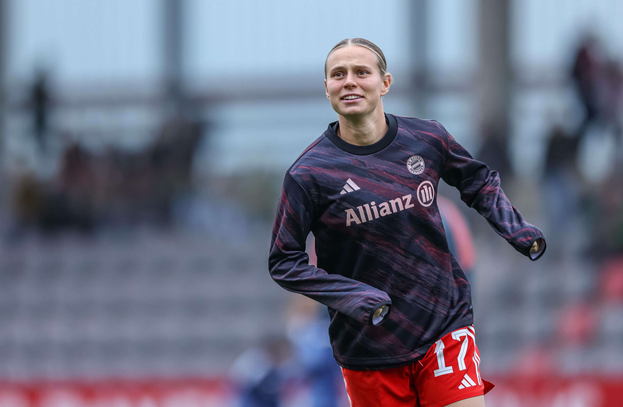 Klara Bühl schaut zufrieden