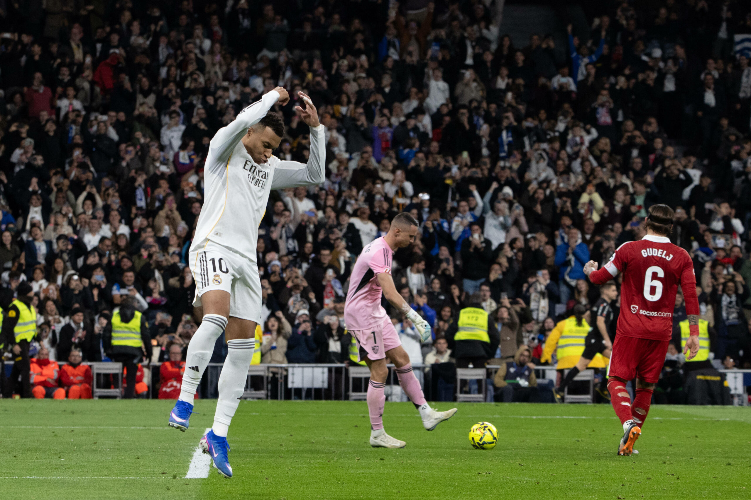 Mbappé setzt zum Sprung zum Ronaldo-Jubel an