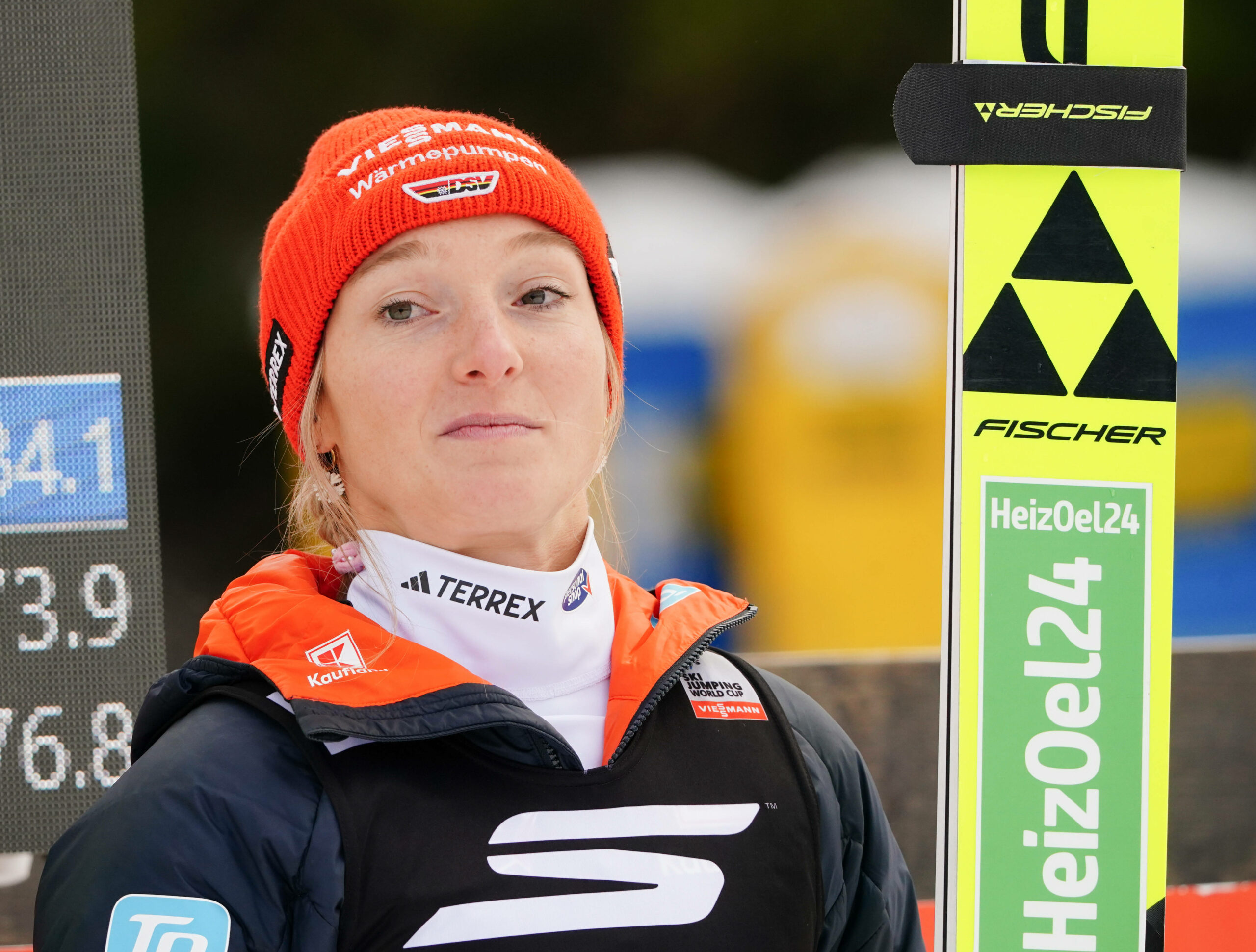 Katharina Schmid schaut skeptisch