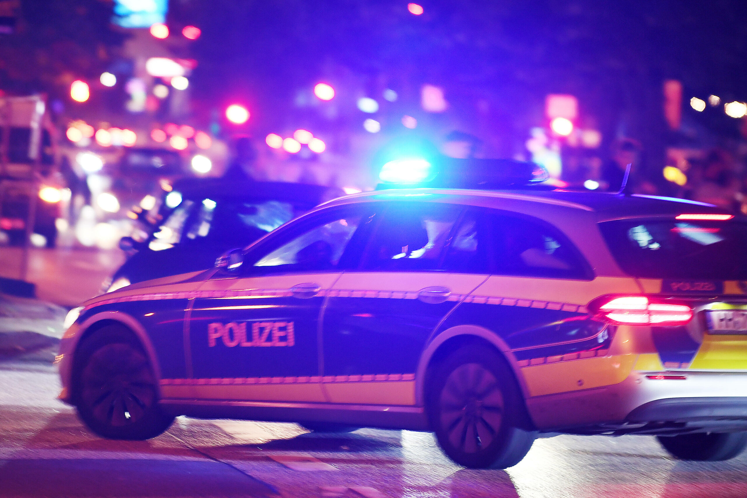 Ein Polizeiwagen auf St. Pauli im Einsatz (Symbolfoto).