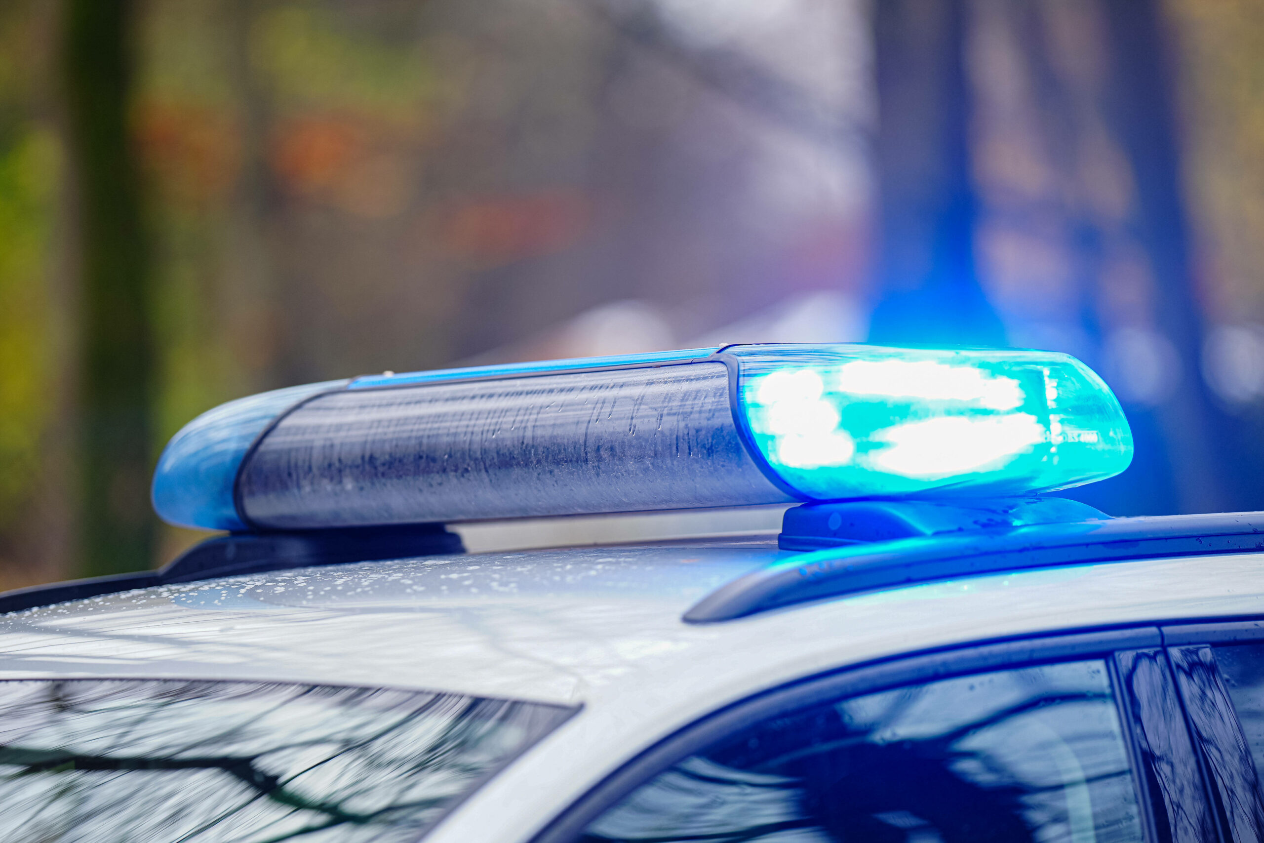 Eine Frau soll ihr einjähriges Kind auf der A6 ans Steuer gelassen haben (Symbolbild).