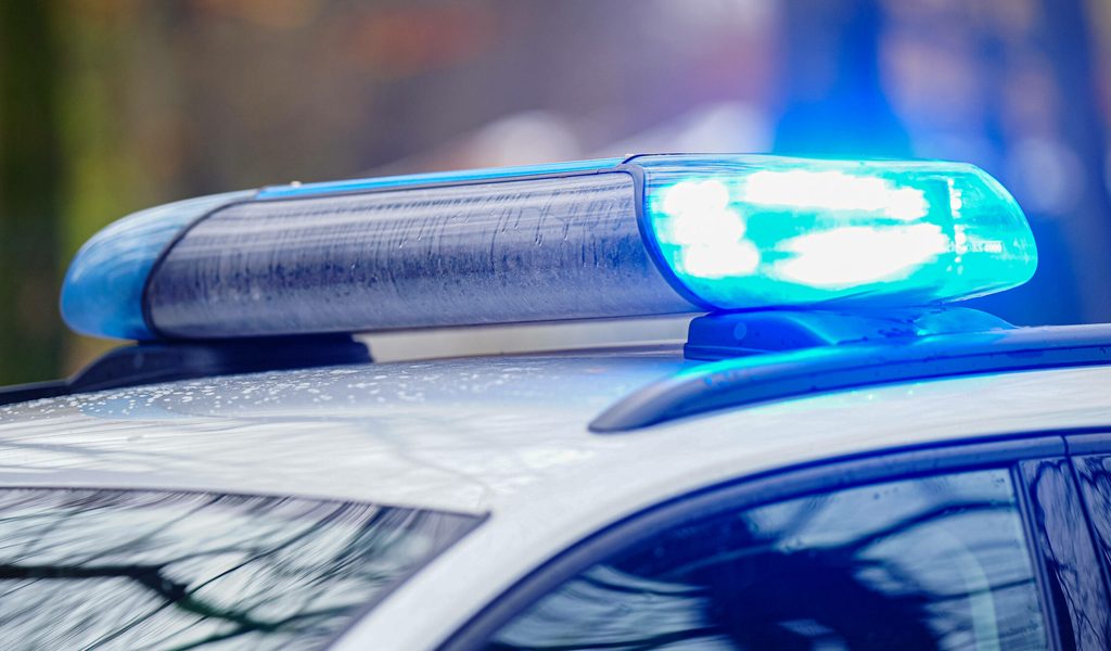 einj-hriges-kind-lenkt-auto-auf-der-autobahn-polizei-greift-ein