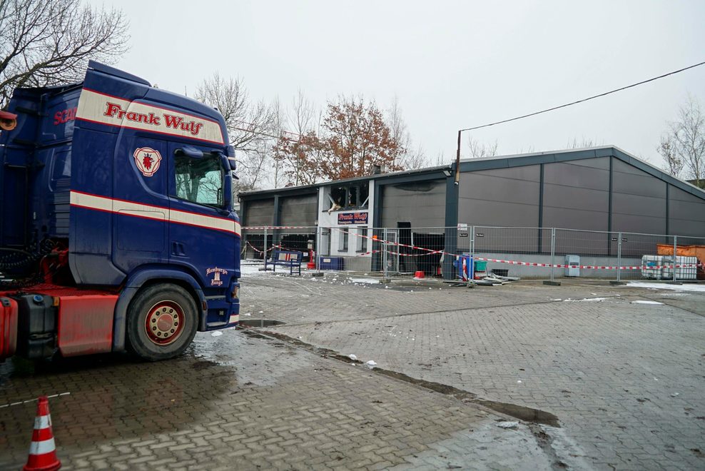 Fotos vom Morgen zeigen das Ausmaß der Zerstörung.