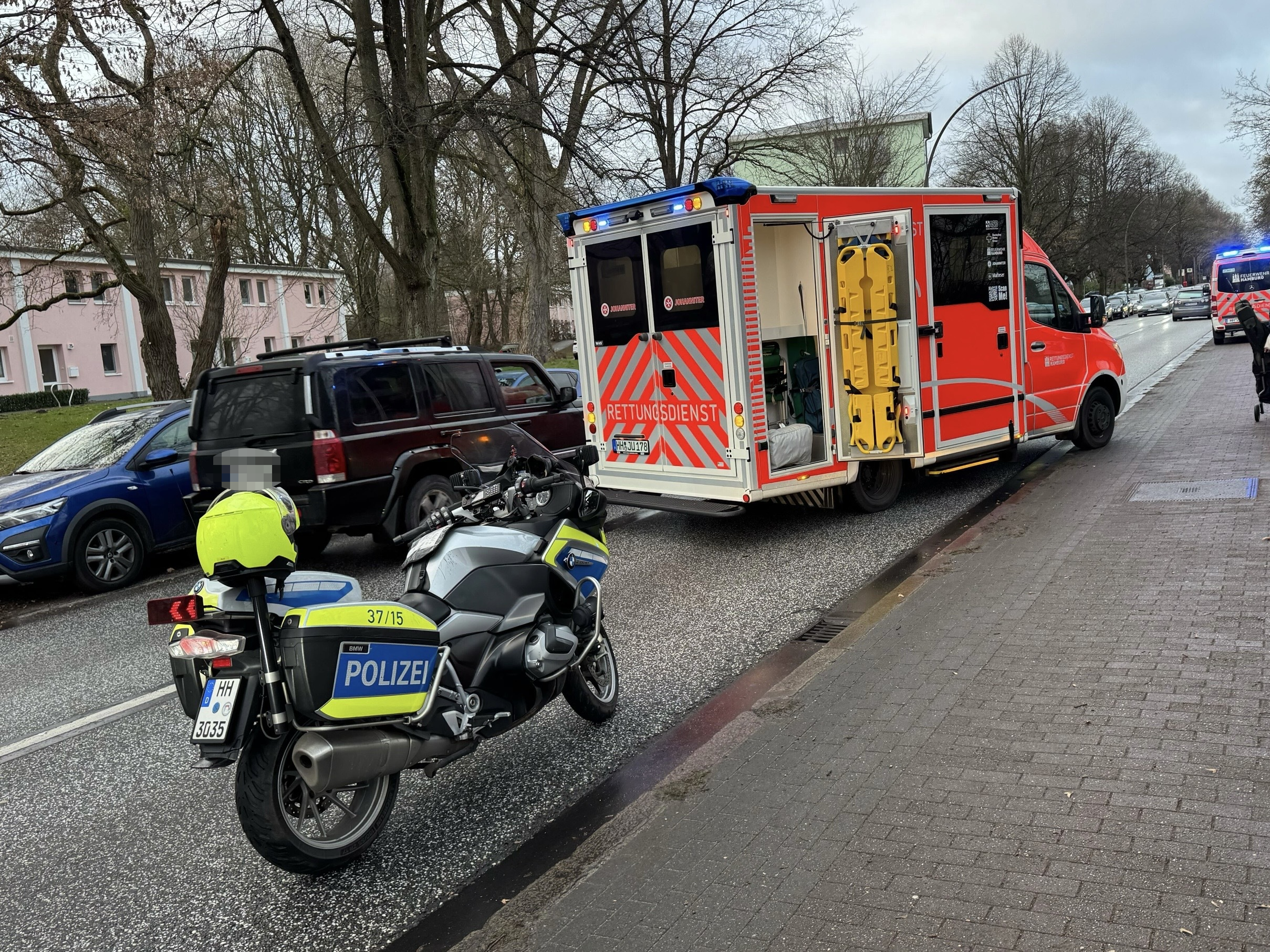 Rettungswagen auf der Straße
