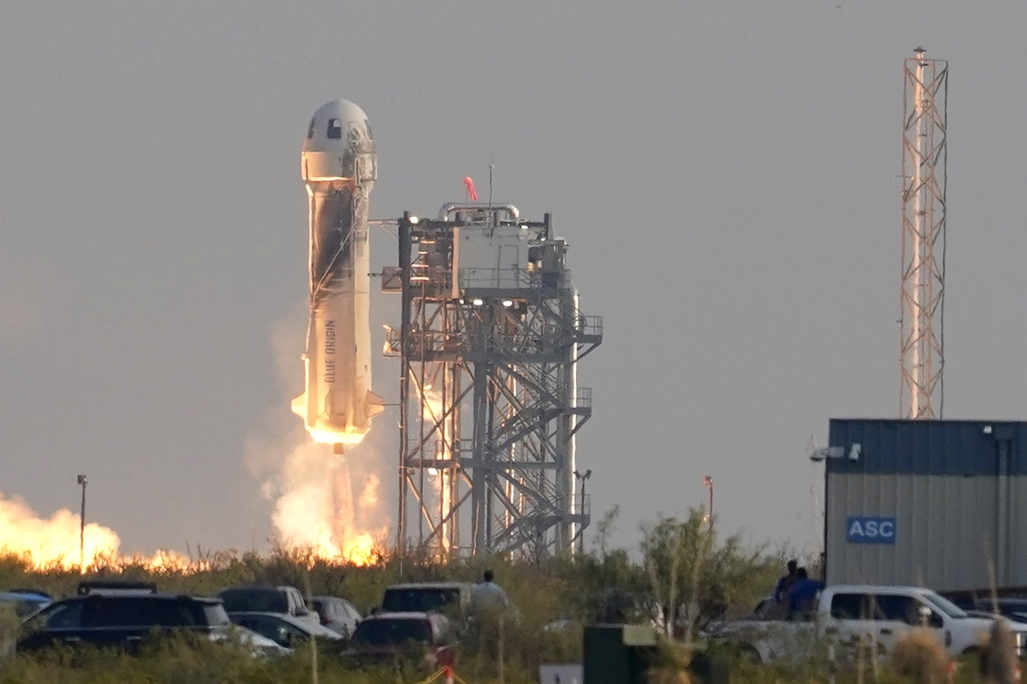 Eine „New Shepard“-Rakete des Unternehmens Blue Origin beim Start (Archivbild).