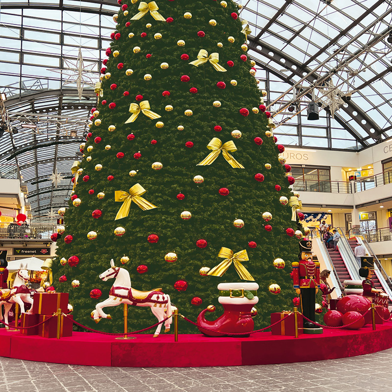 Weihnachtsbaum im Stadtzentrum Schenefeld