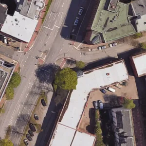 Auf der Polizeiwache an der Lerchenstraße (r. o.) spielte sich das Drama ab.