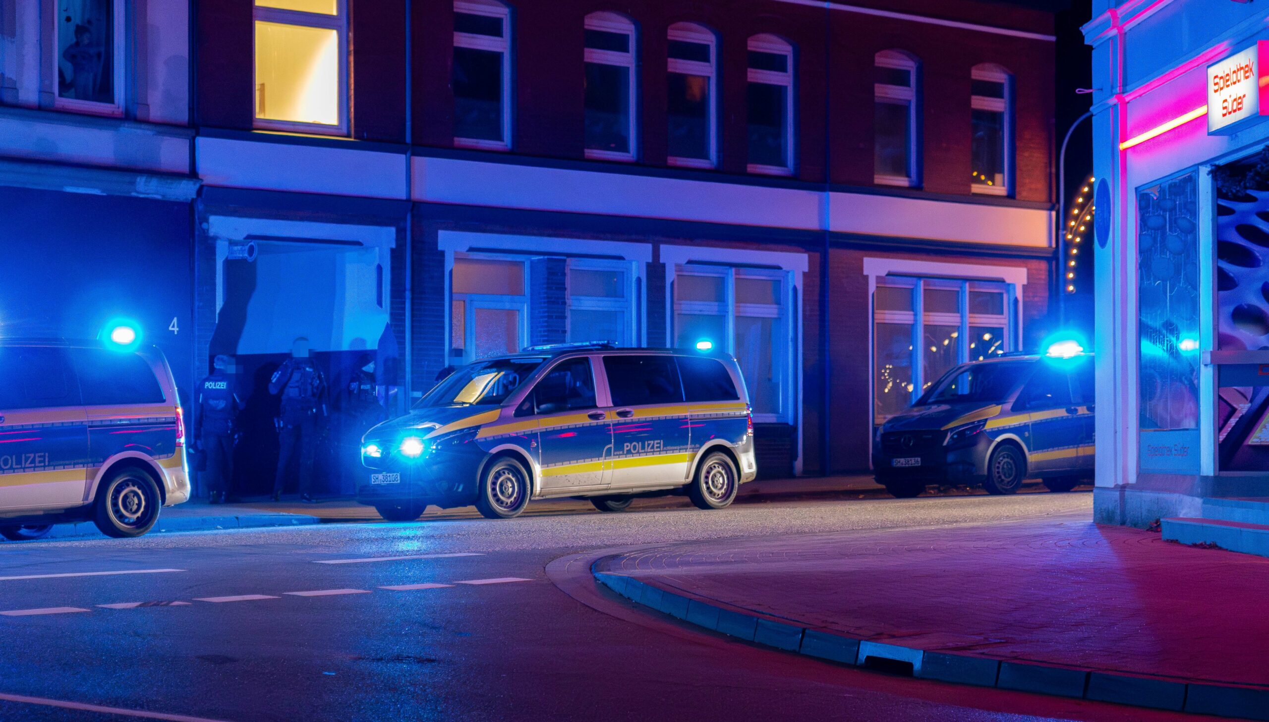 Der Tatort in Süderbrarup: Eine 48 Jahre alte Frau ist erstochen worden.