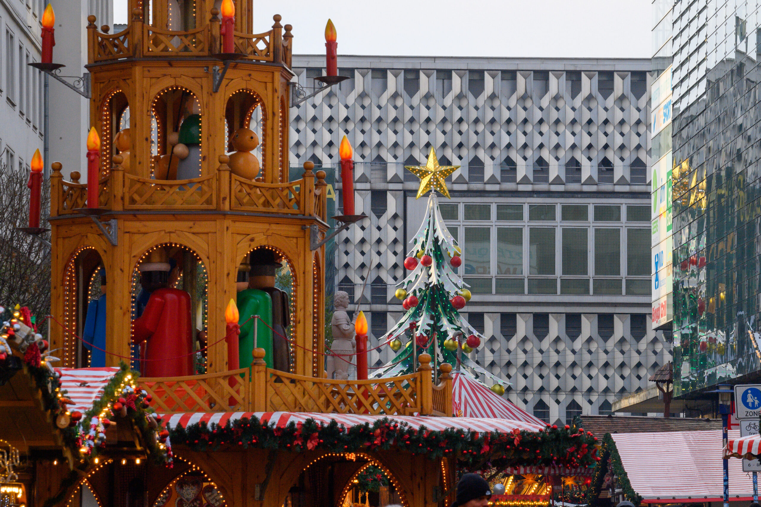 Blick auf den Magdeburger Weihnachtsmarkt (Archivbild).