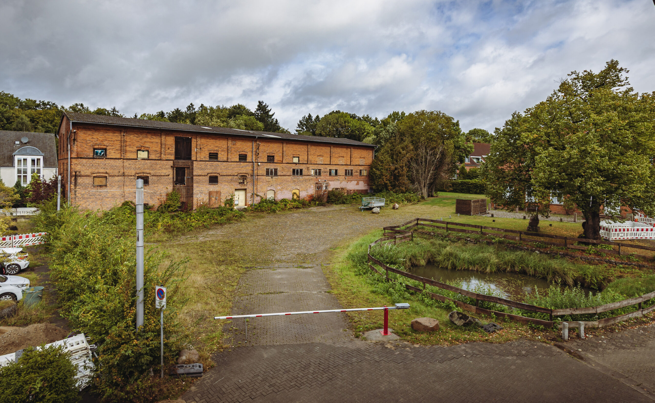 Der Alte Speicher steht gegenüber vom Ahrensburger Schloss.