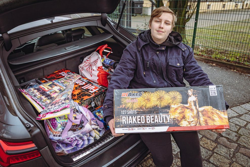 Philip (15, Bild) ist mit seiner Mutter Melanie (43) und seinem Freund Luca (15) gekommen.