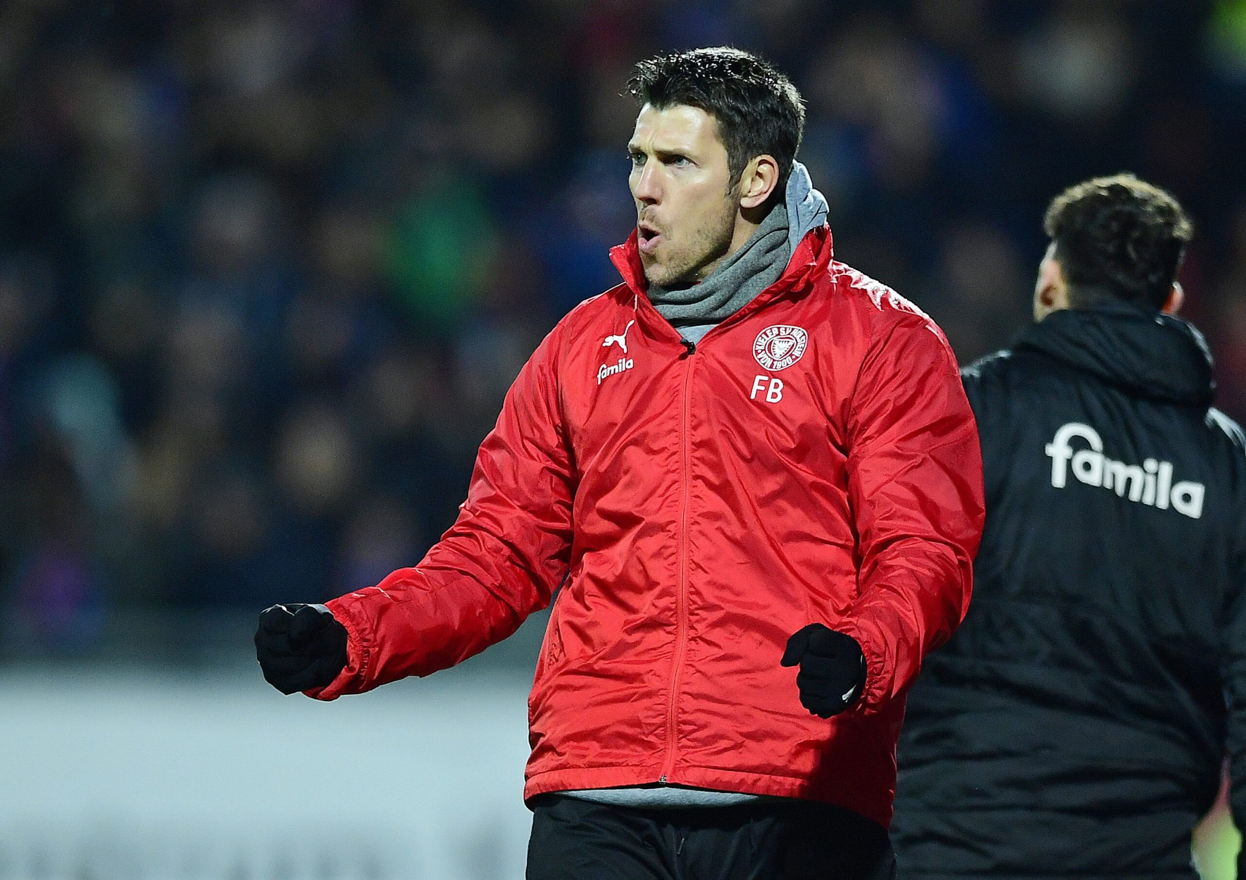 Fabian Boll im Outfit von Holstein Kiel