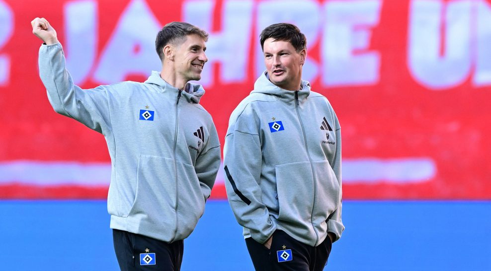 Loic Favé lächelt beim Gespräch mit Merlin Polzin