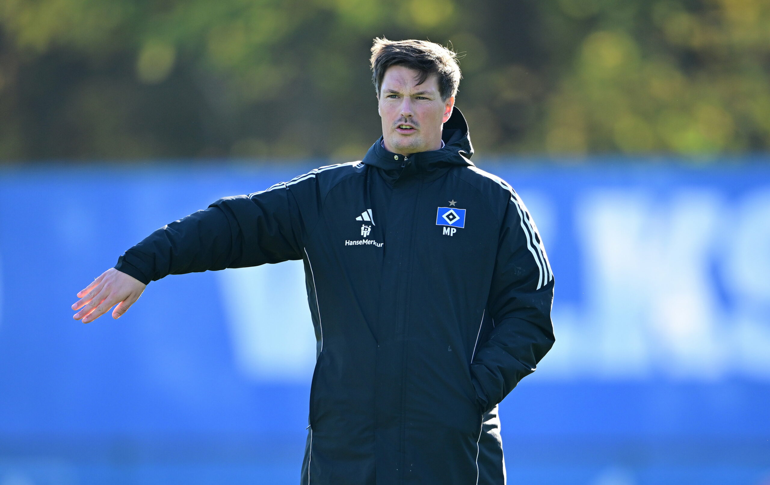 HSV-Trainer Merlin Polzin im Training