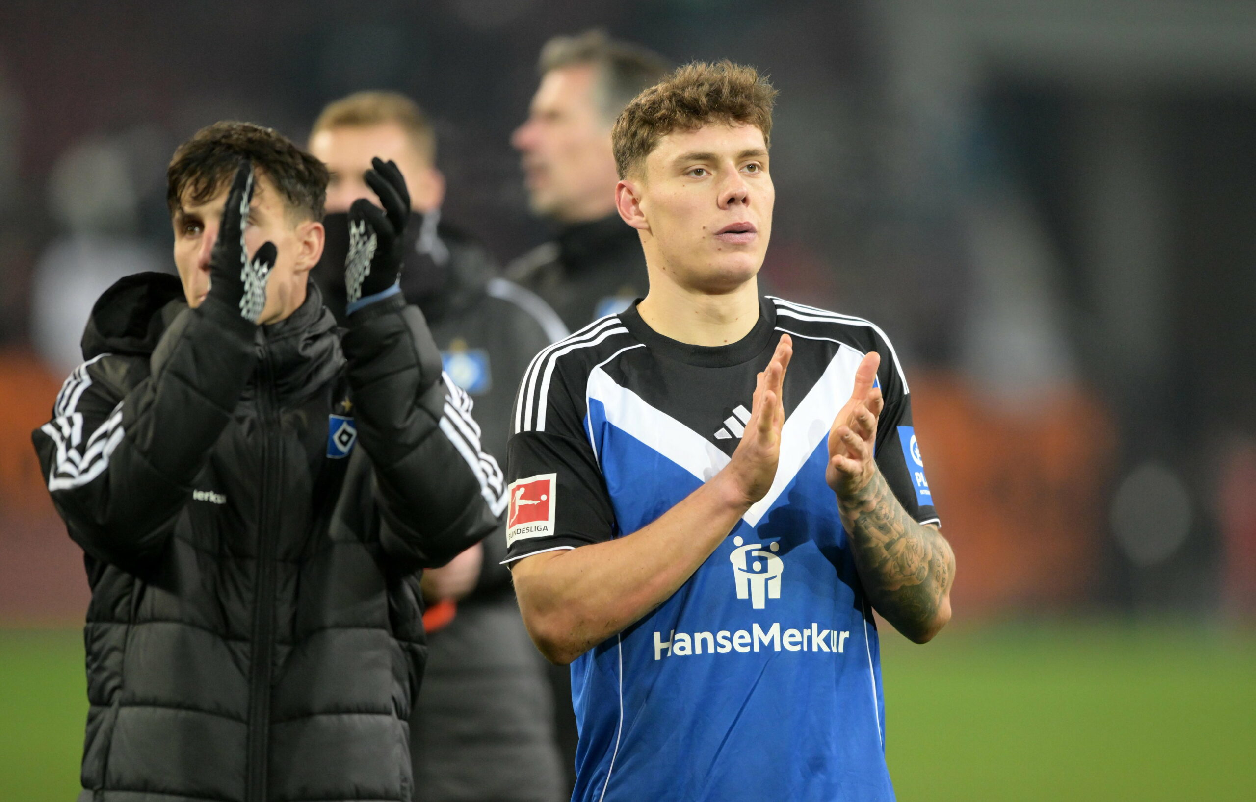 Nicolás Capaldo und Nicolai Remberg klatschen enttäuscht in die Hände