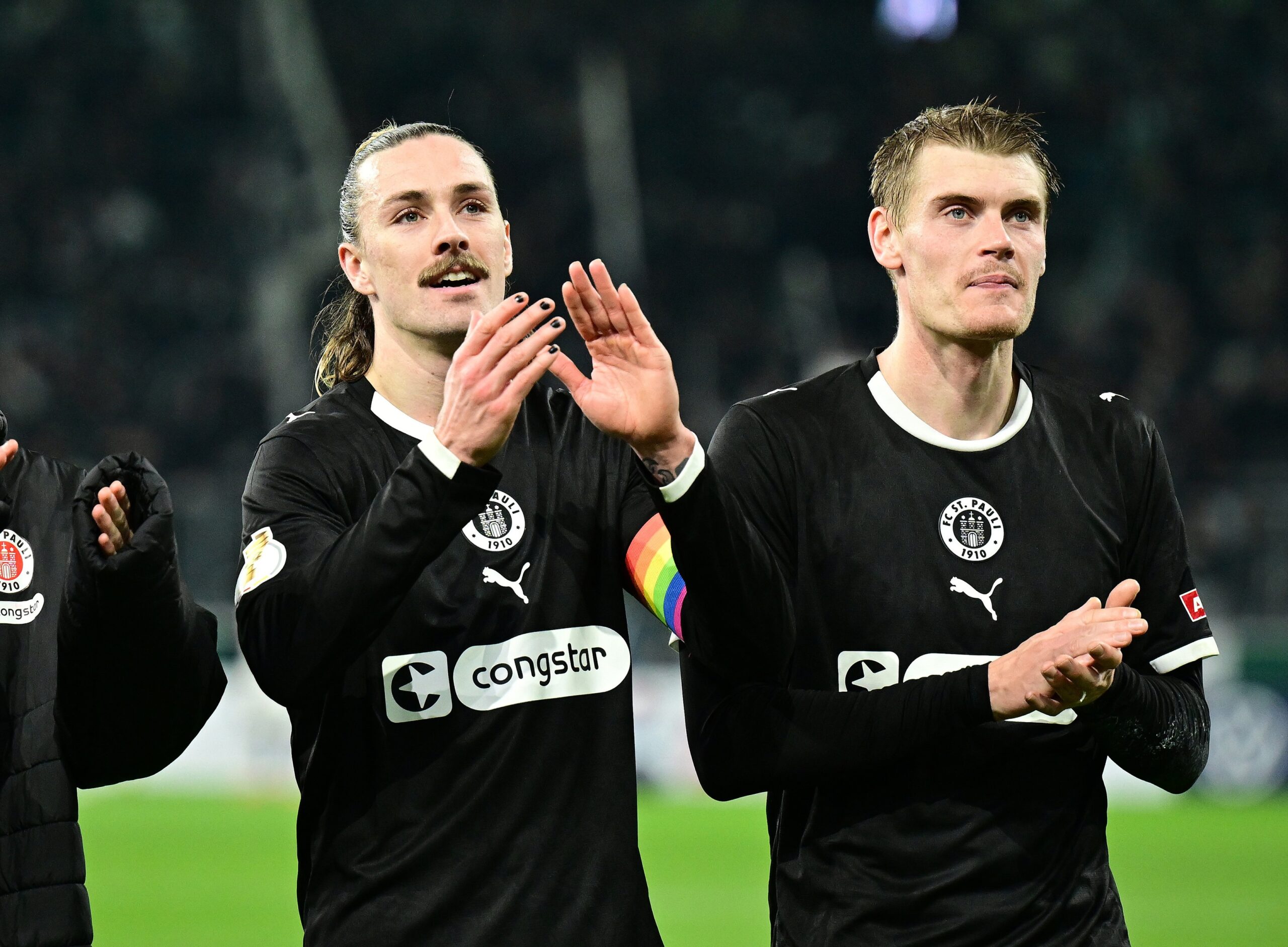 Jackson Irvine und Eric Smith