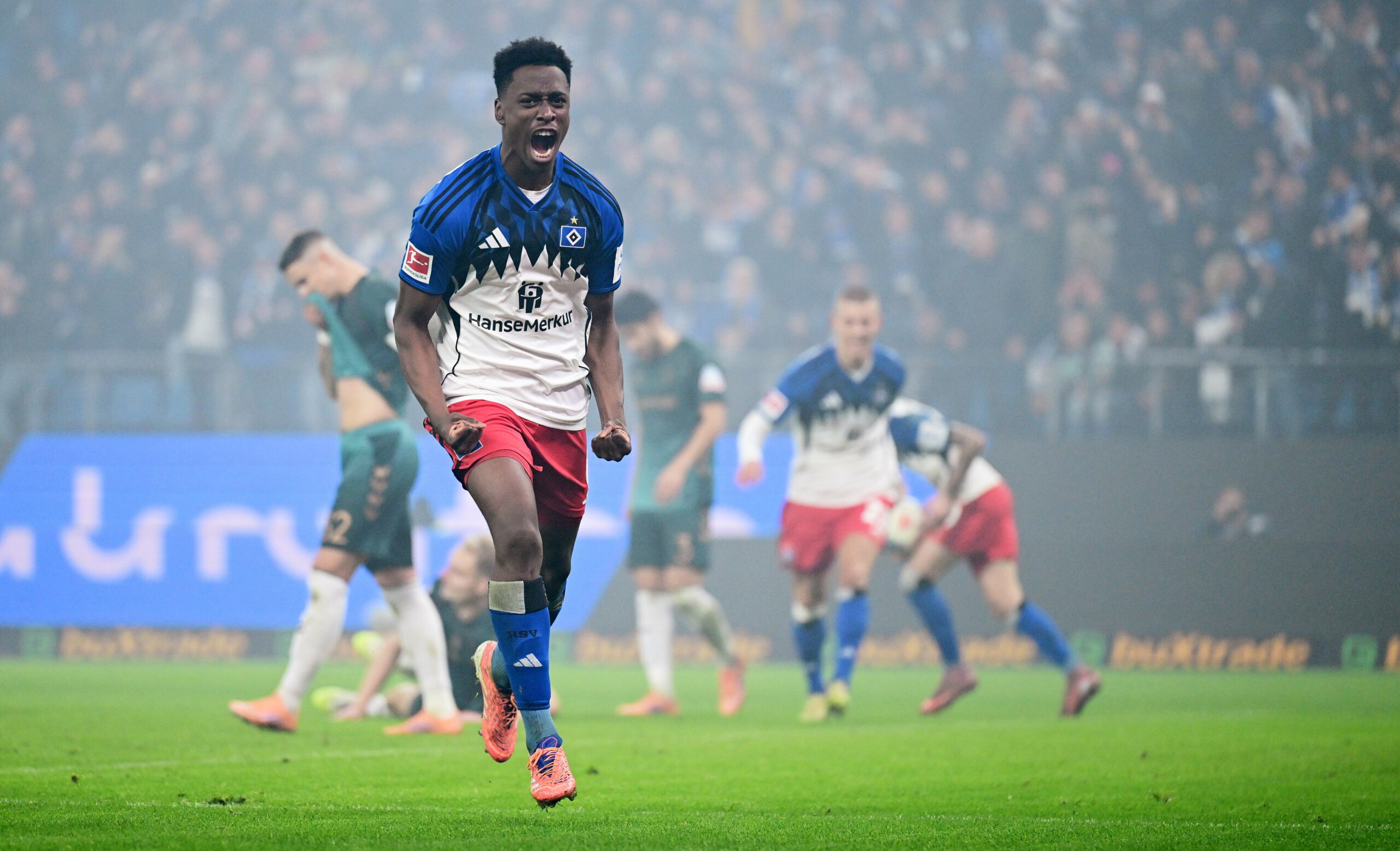 Albert Sambi Lokonga jubelt nach seinem Treffen zum zwischenzeitlichen 1:1 gegen Bremen.