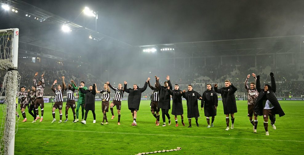 St. Pauli feiert den Heimsieg gegen Heidenheim