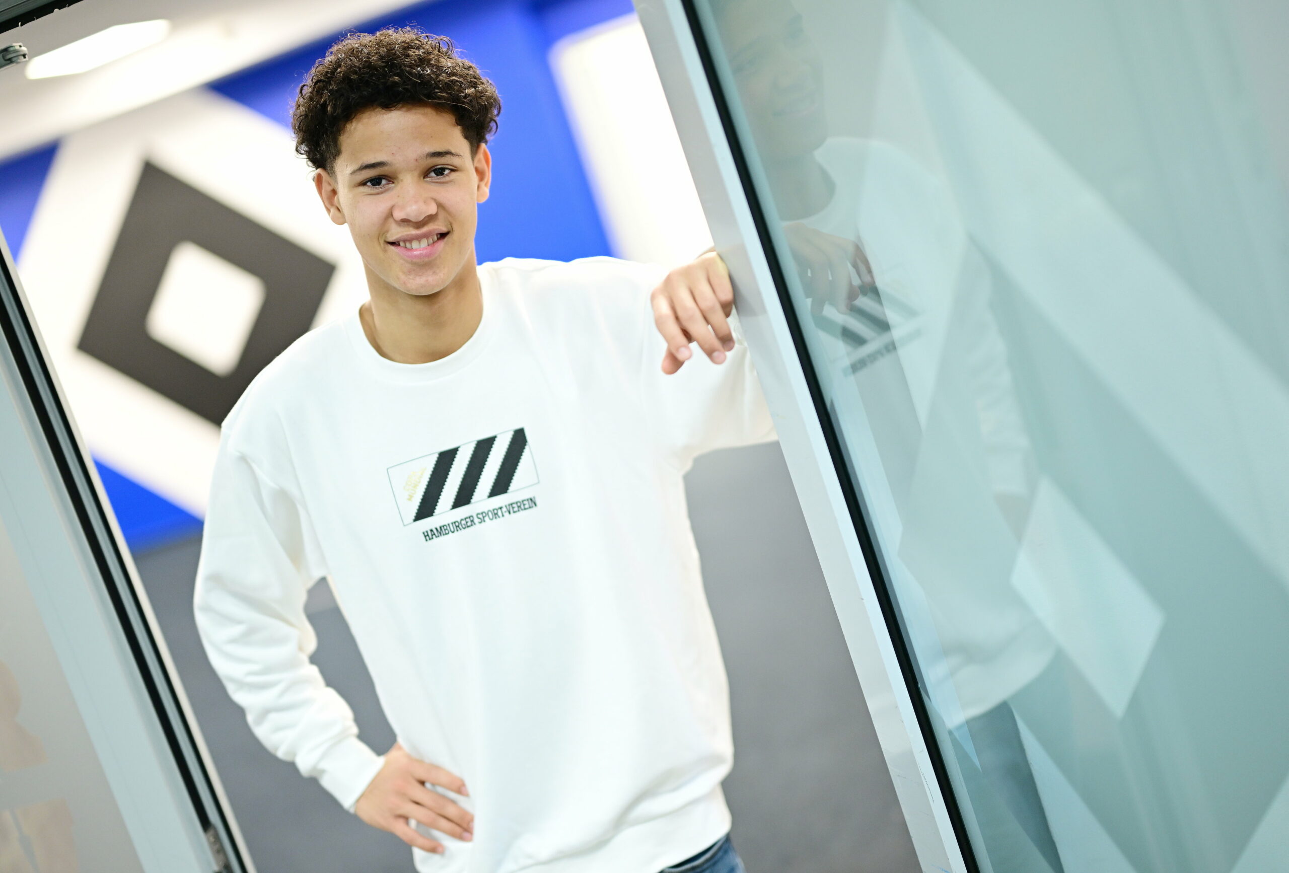 HSV-Profi Alexander Røssing-Lelesiit lächelt