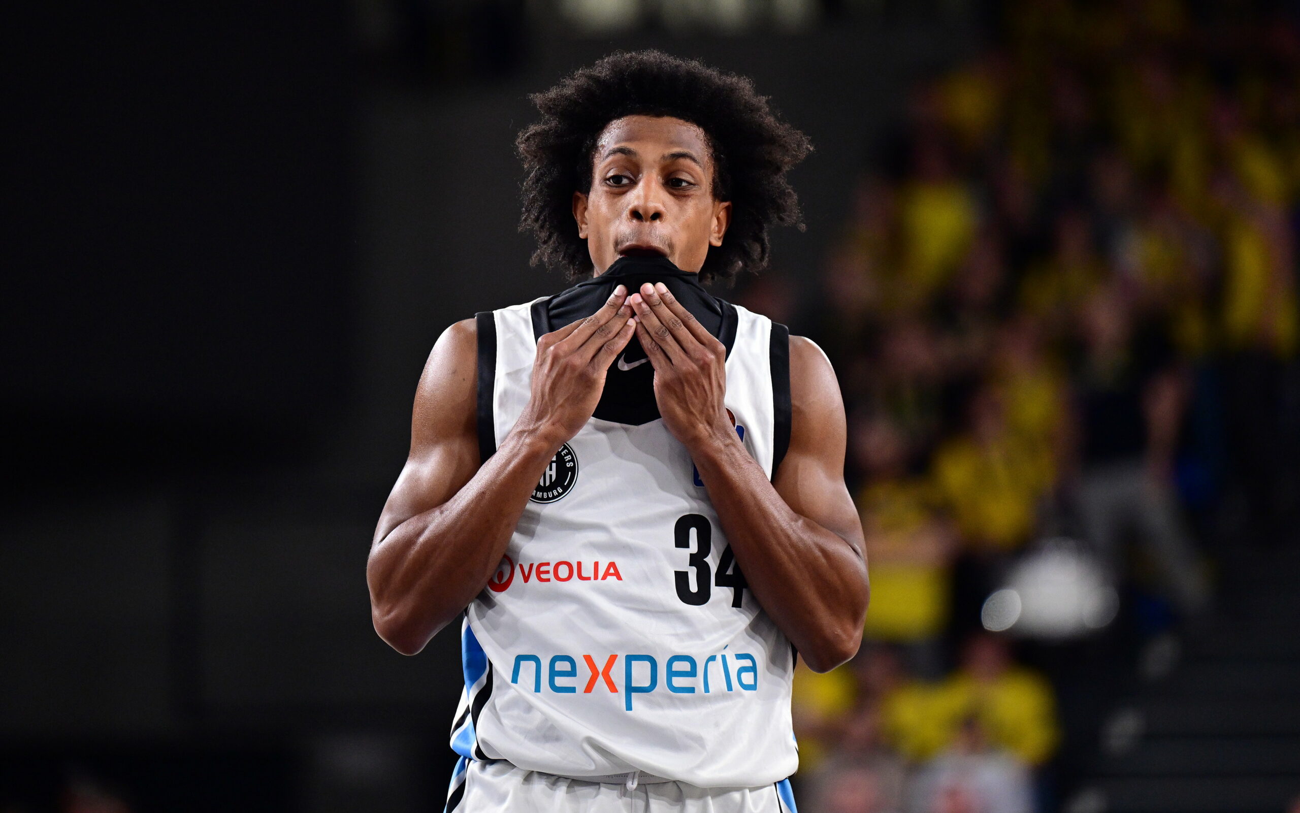 Towers-Basketballer Ross Williams schaut beeindruckt