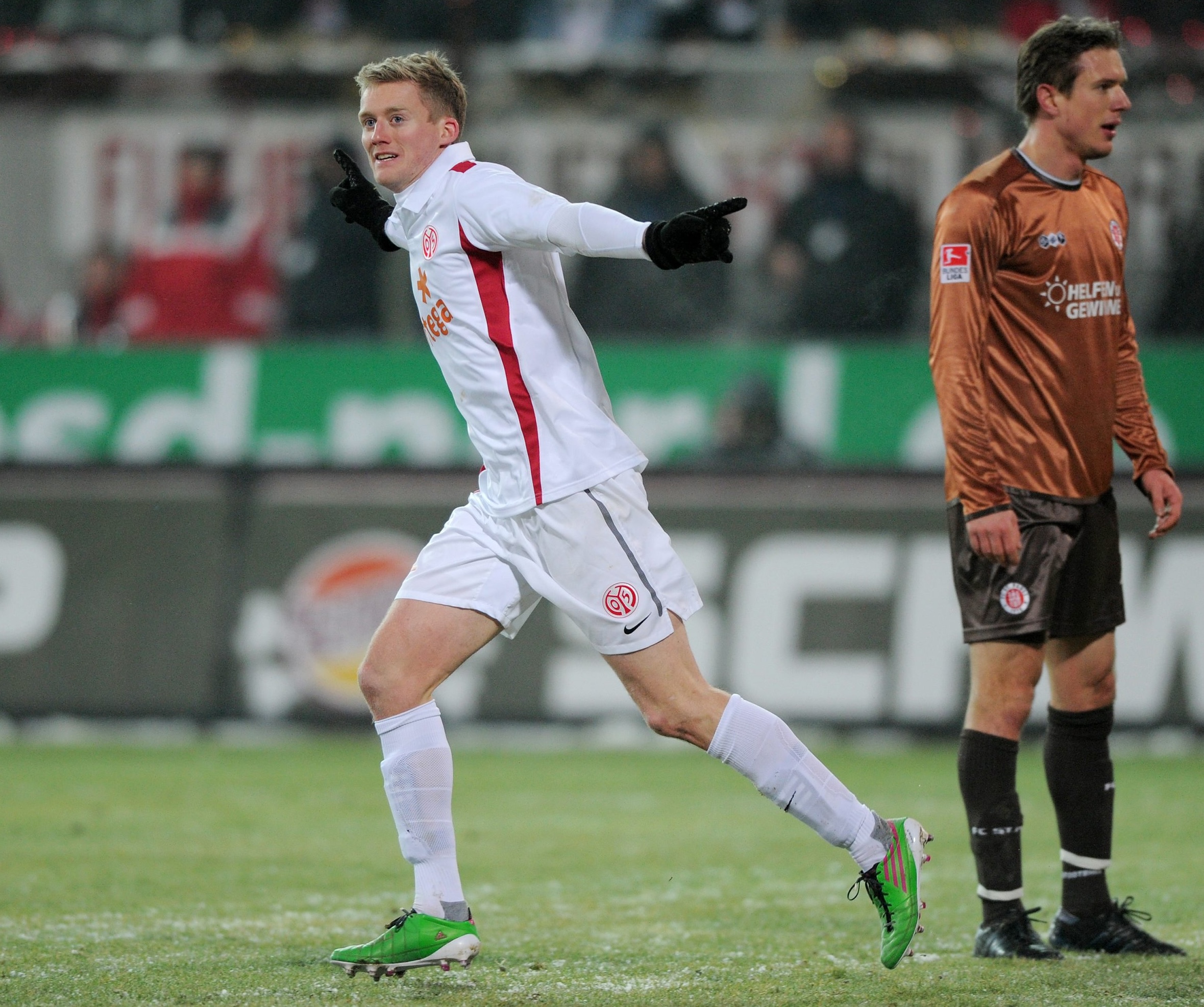 André Schürrle jubelt am Millerntor