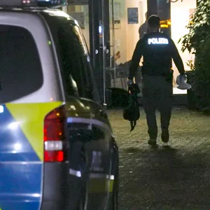 Ein 28-Jähriger wurde in Norderstedt durch Messerstiche verletzt.