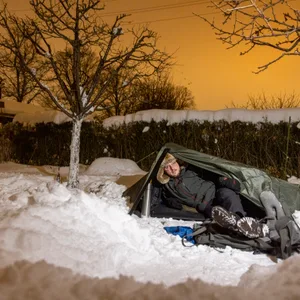 Christian Wittmann (41) in seinem Zelt