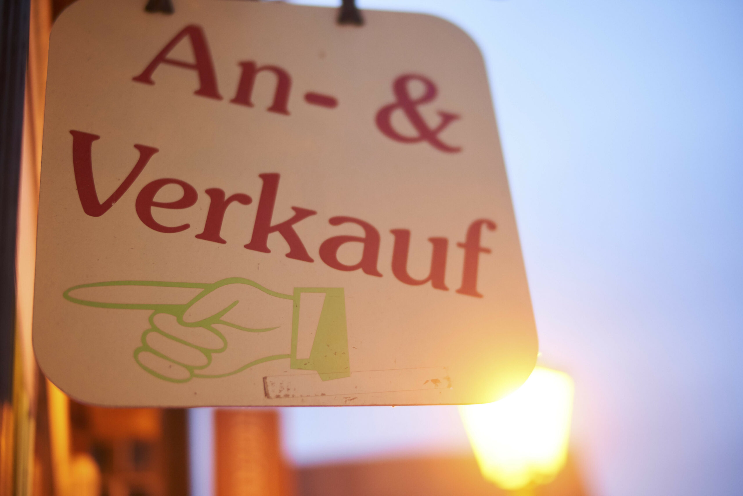 Schild von Anverkauf und Verkauf Handel