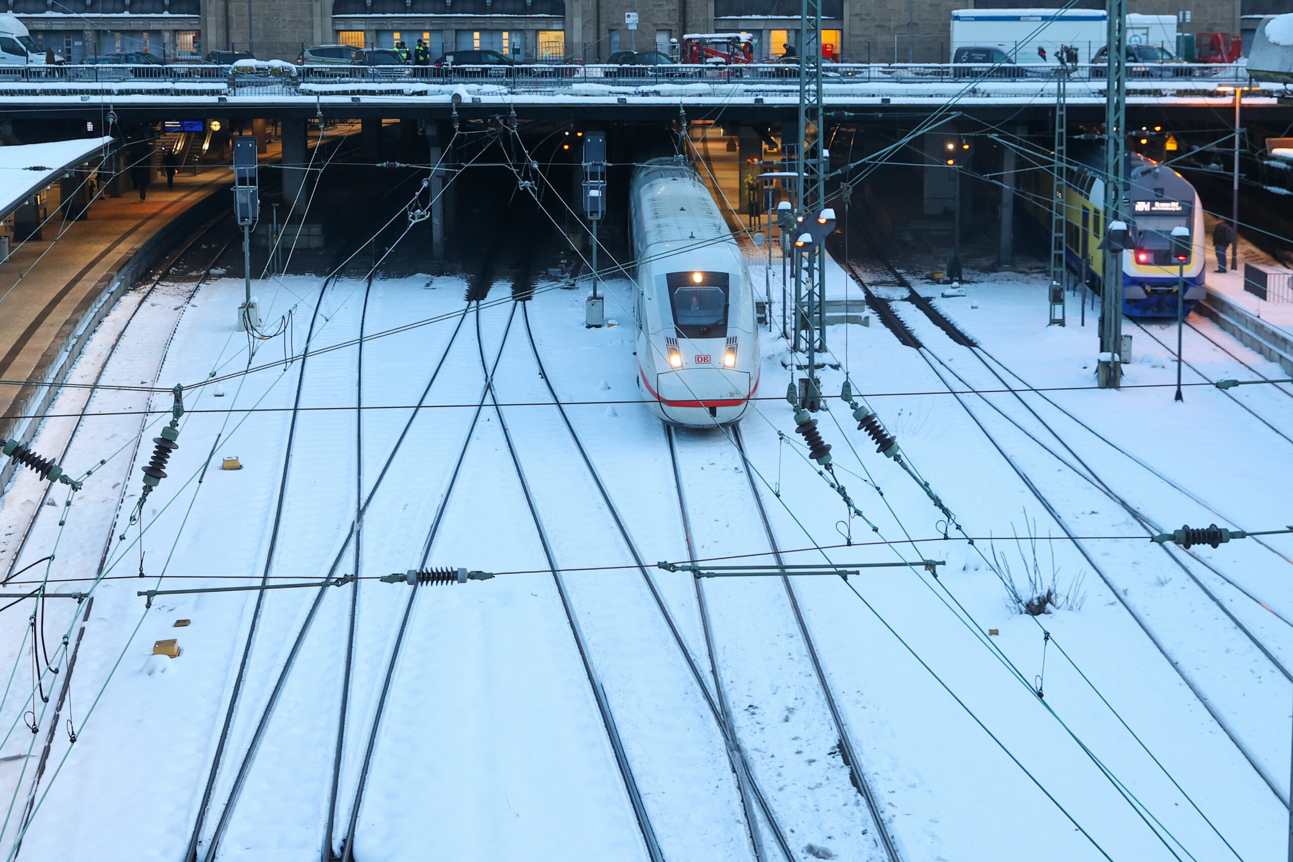 Bahn Schnee Hauptbahnhof Hamburg