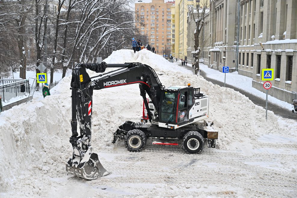 Binnen weniger Tage fiel in Moskau so viel Schnee wie sonst in Monaten.