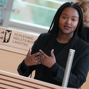 Sozialministerin Aminata Touré (Grüne) während der Landtagssitzung.