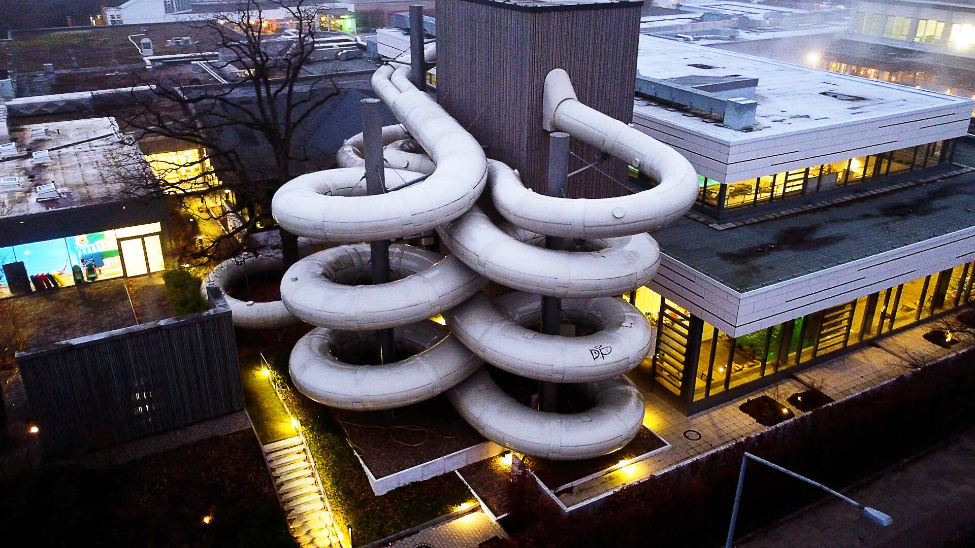 Blick auf die Salztherme Lüneburg (Salü), Veranstaltungsort der Wasserrutschen-Meisterschaft.