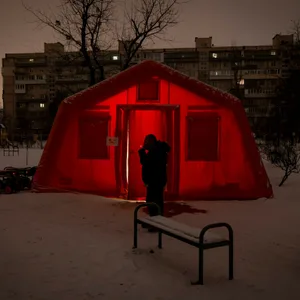 enn in der Wohnung die Heizung nicht mehr funktioniert: Zelt zum Aufwärmen in Kiew.
