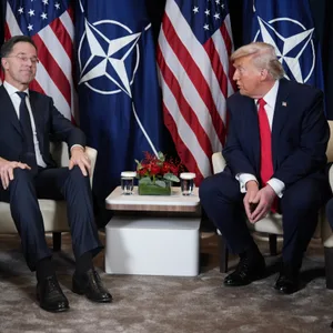 NATO-Generalsekretär Mark Rutte (l.) hat Trump einen „Deal“ zu Grönland vermittelt.